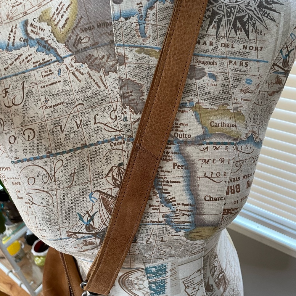 Latico Callie Crossbody - Picture 5 of 9